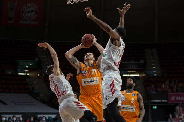 时的战术执 时的战术执